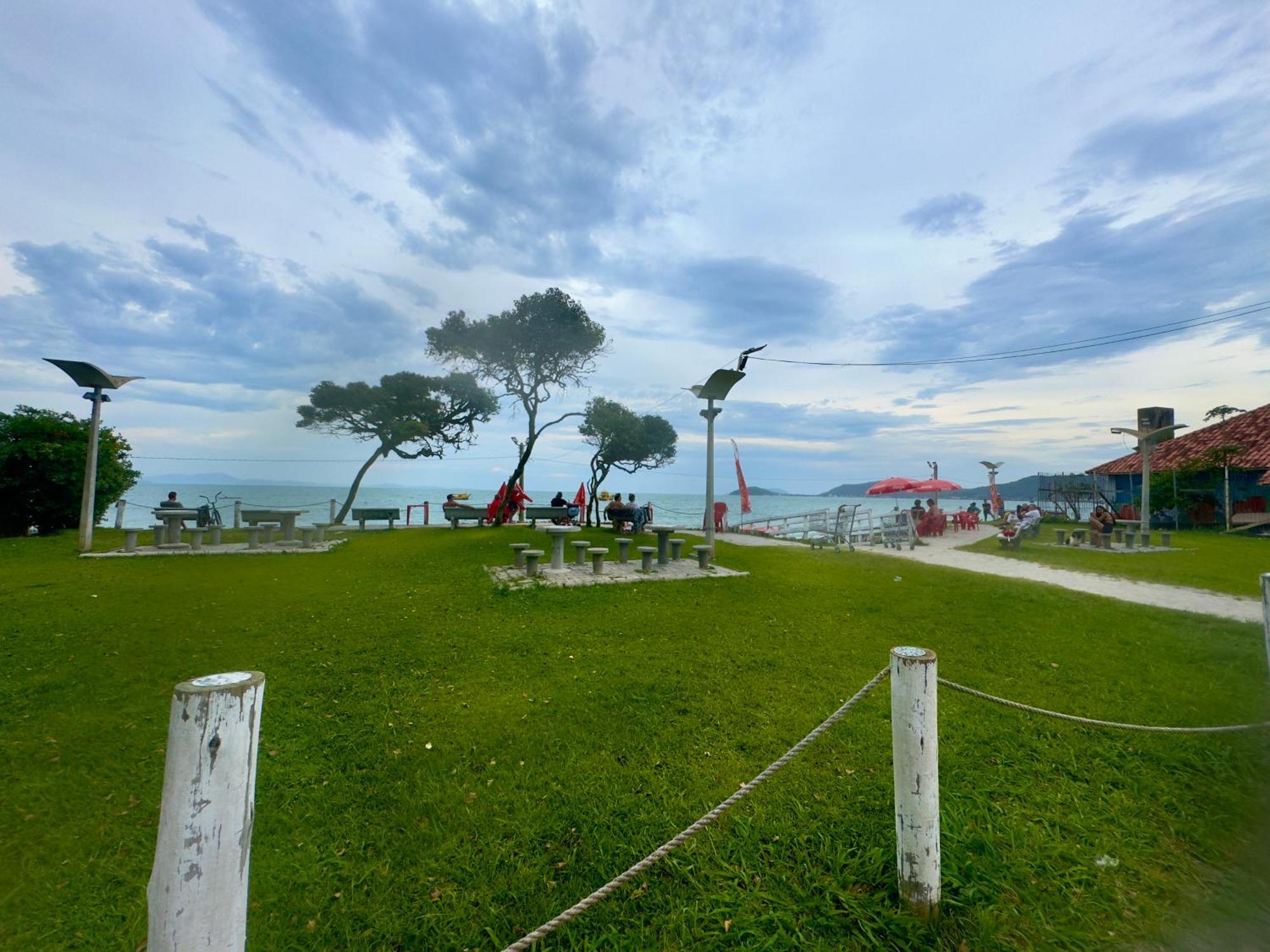 3d - 8 Pessoas Pe Na Areia Canasvieiras