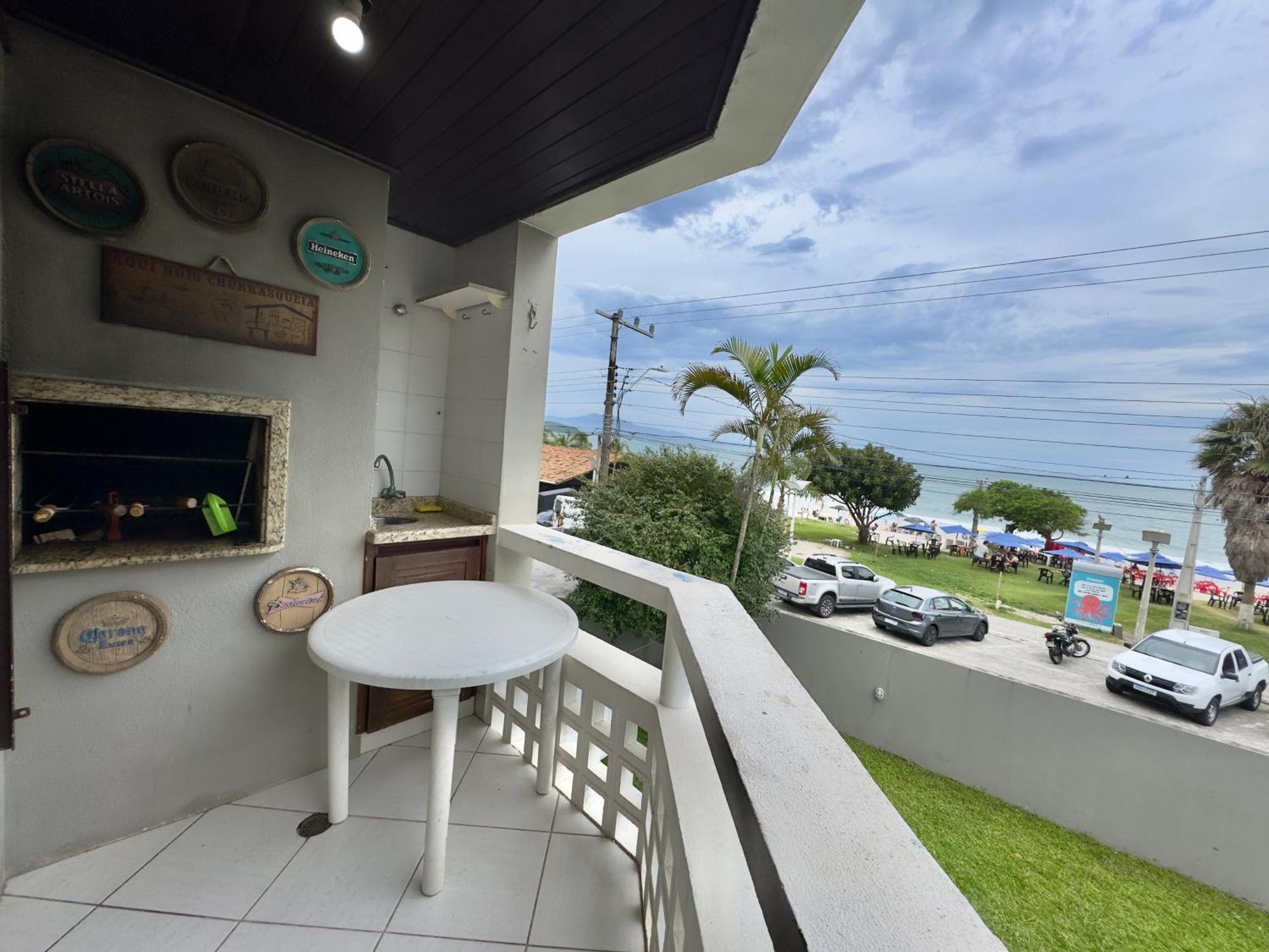 3d - 8 Pessoas Pe Na Areia Canasvieiras